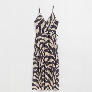 🦓 H&M Zebra print pleated dress. NWT size S